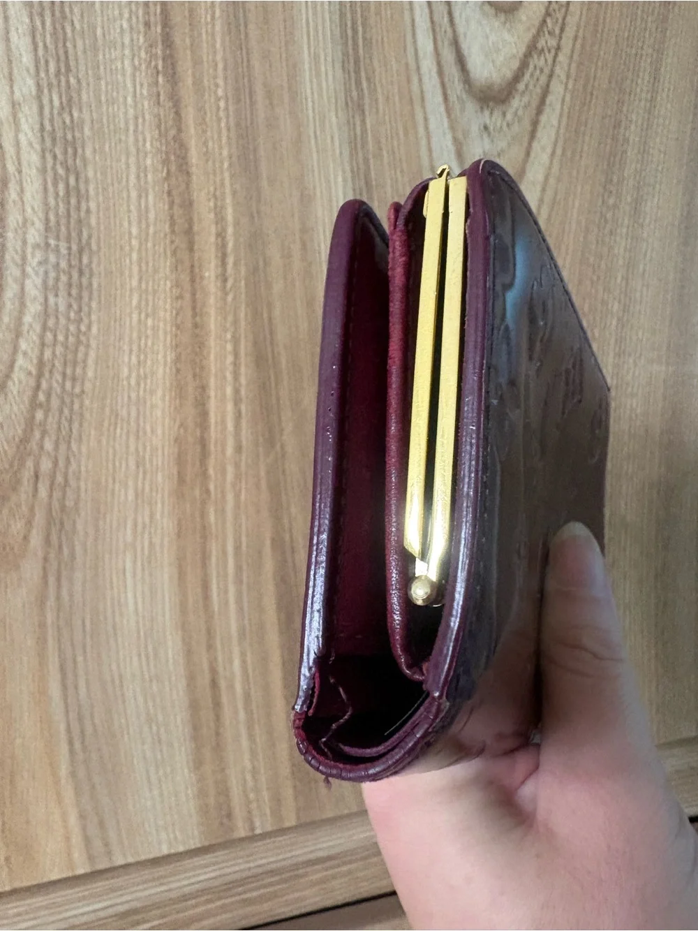 Authentic Louis Vuitton Monogram Vernis kisslock Wallet Burgundy